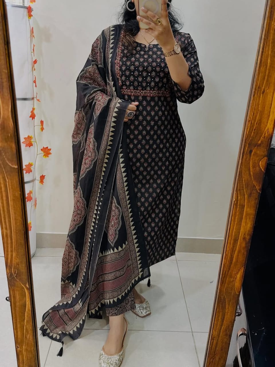 Kurta
  Pant &
  Dupatta Set – Kurti
  Pant
  Dupatta
