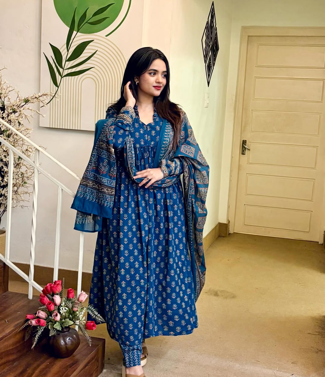 Kurta
  Pant &
  Dupatta Set – Kurti
  Pant
  Dupatta