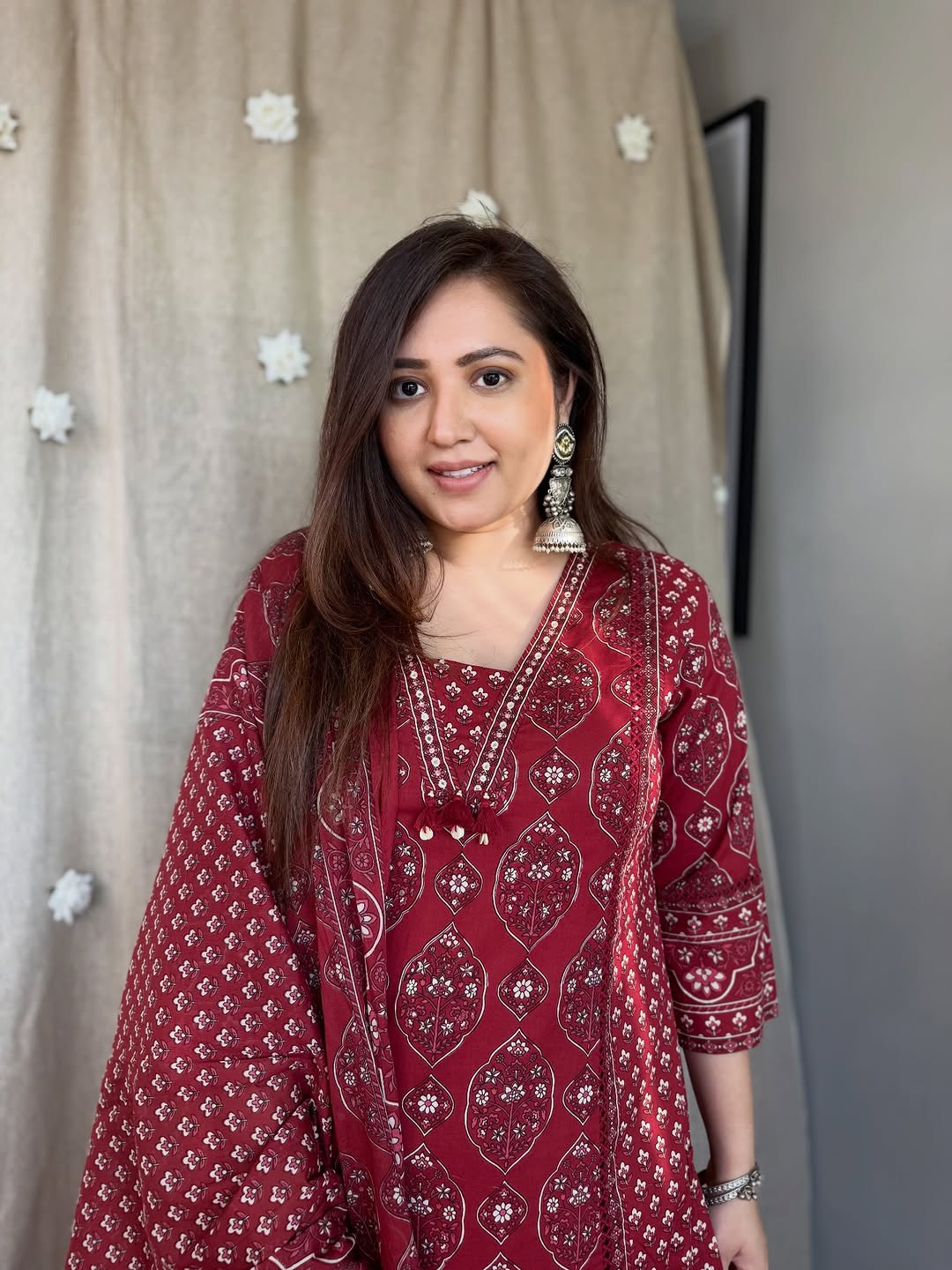 Kurta
  Pant &
  Dupatta Set - Kurti
  Pant
  Dupatta