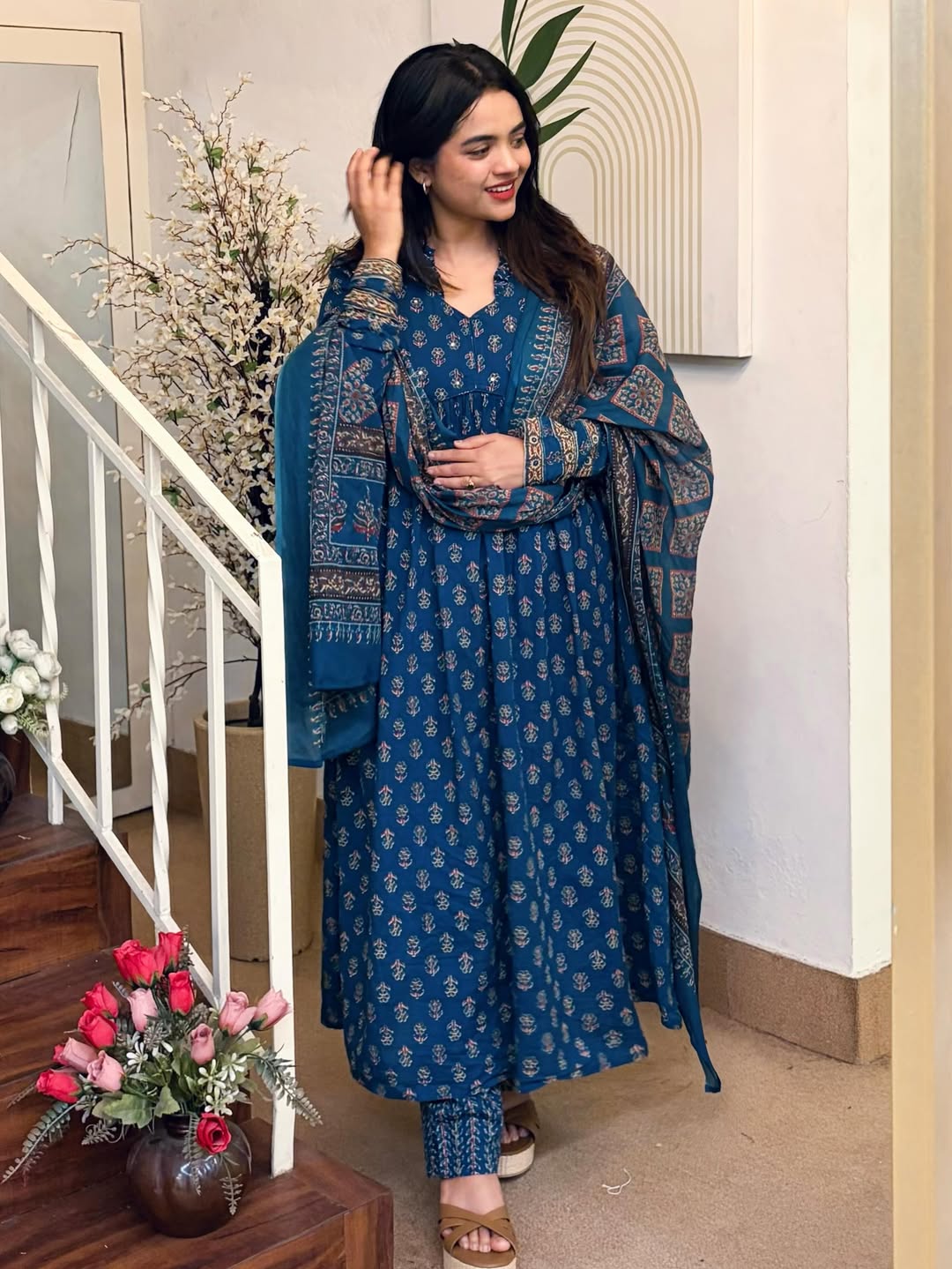Kurta
  Pant &
  Dupatta Set - Kurti
  Pant
  Dupatta