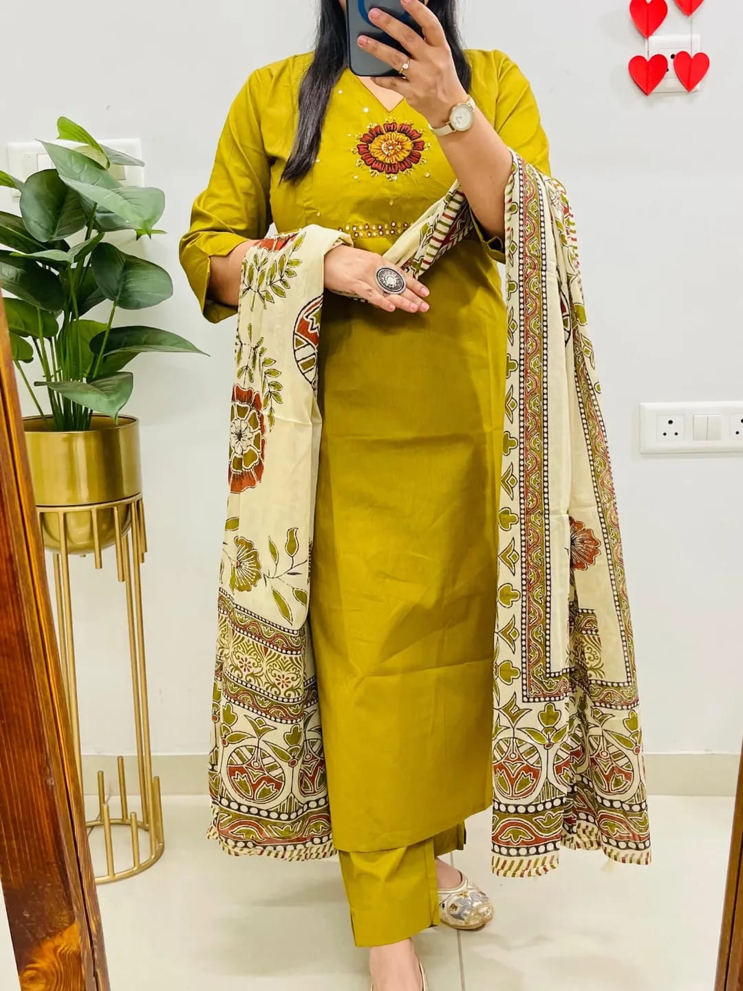 Kurta
  Pant &
  Dupatta Set - Kurti
  Pant
  Dupatta