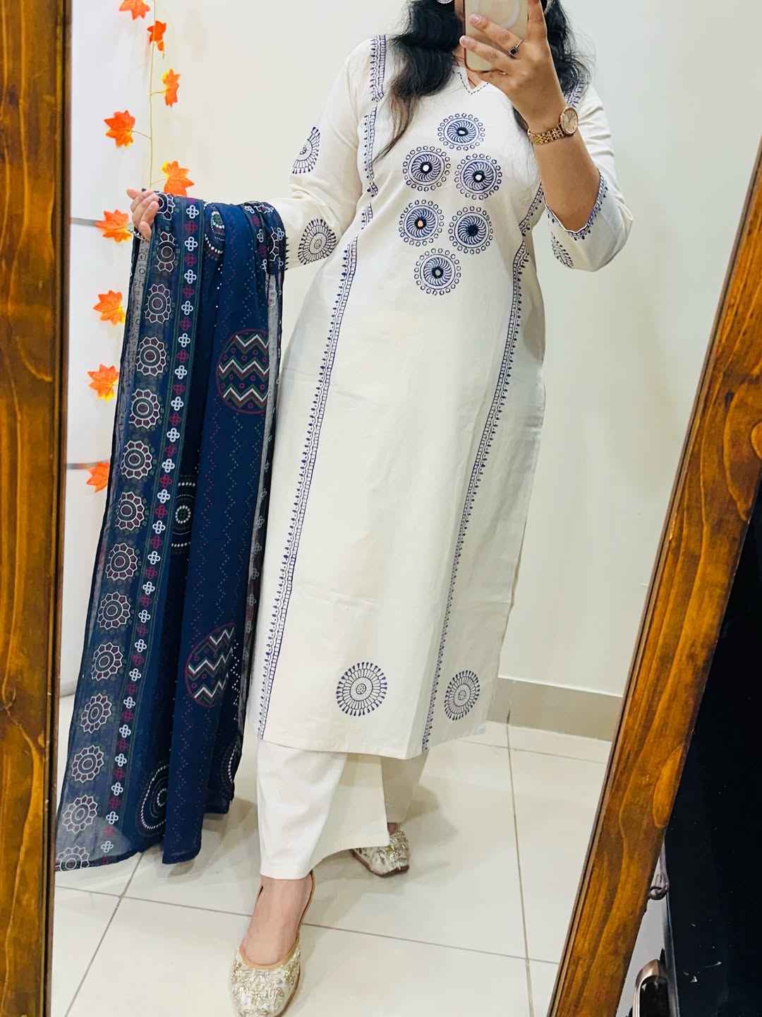 Kurta
  Pant &
  Dupatta Set - Kurti
  Pant
  Dupatta