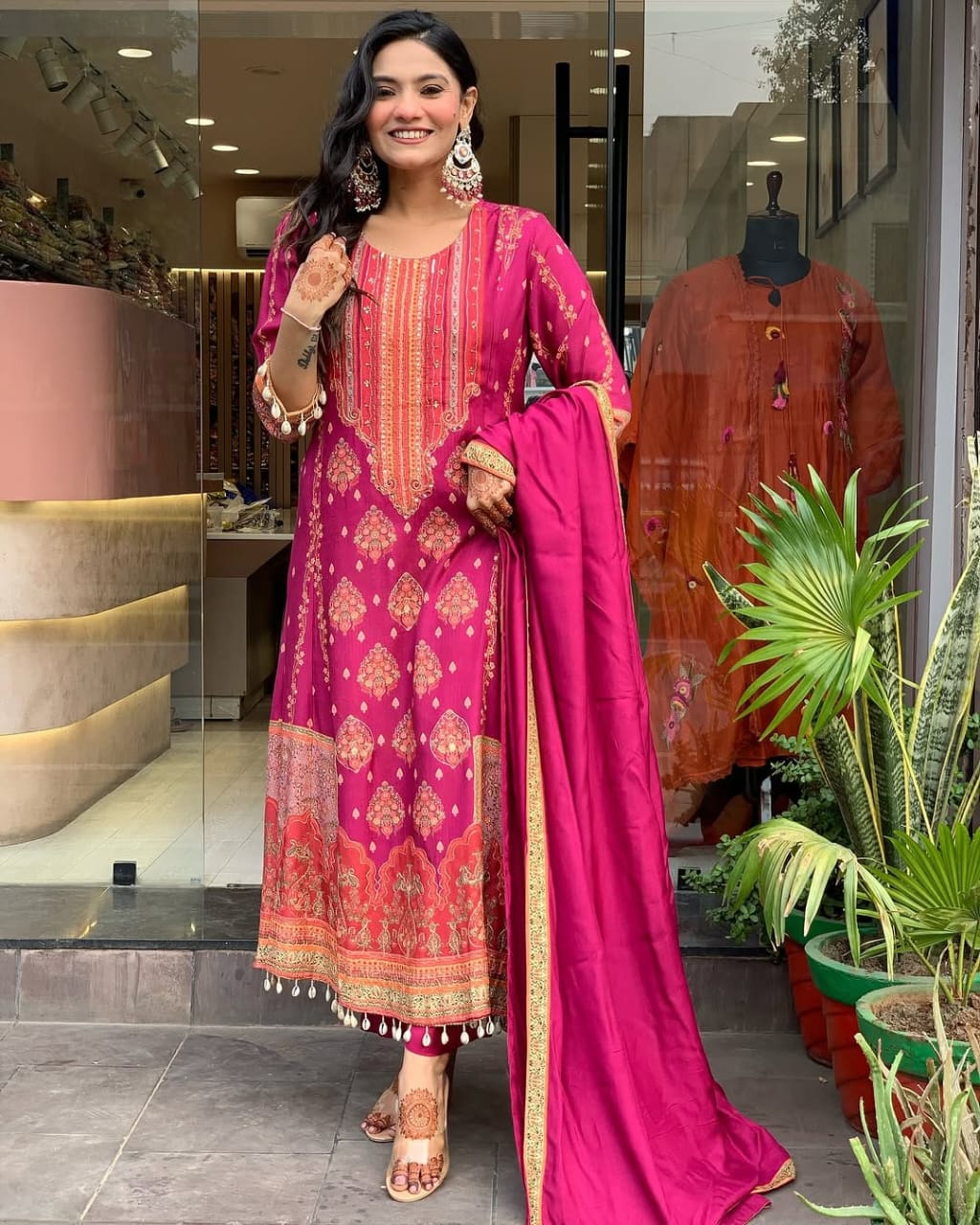 Kurta
  Pant &
  Dupatta Set - Kurti
  Pant
  Dupatta
