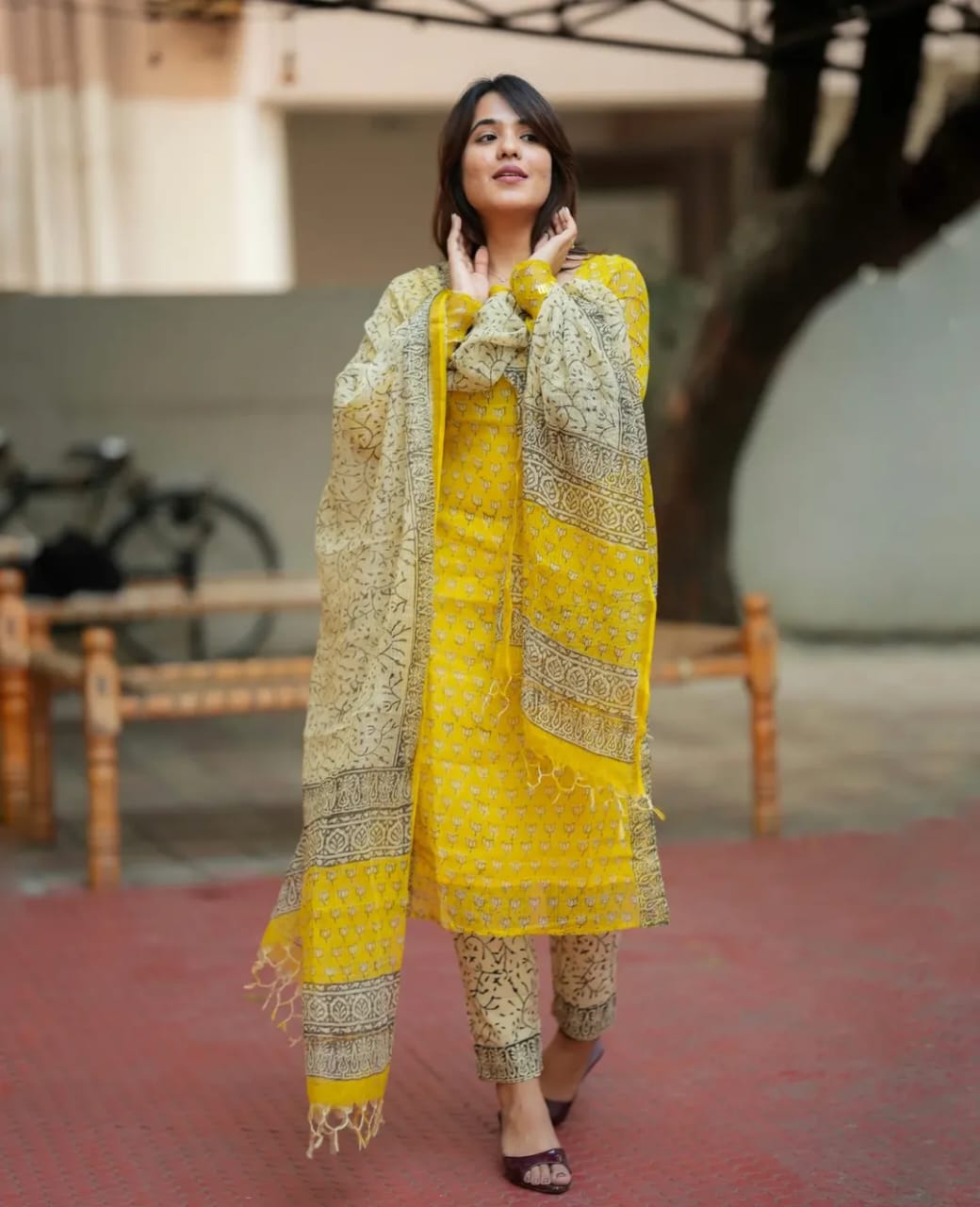 Kurta
  Pant &
  Dupatta Set - Kurti
  Pant
  Dupatta